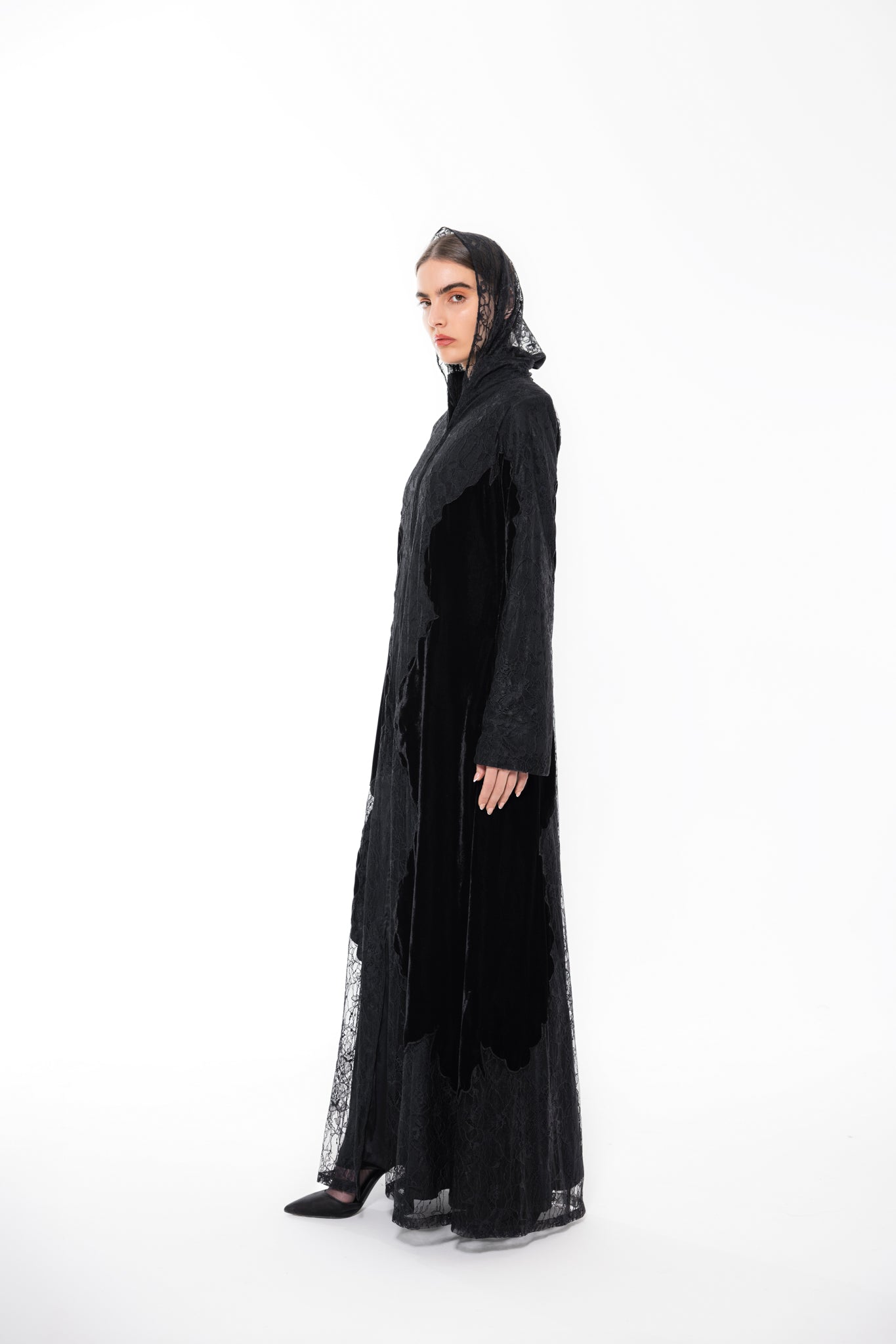 F005 black