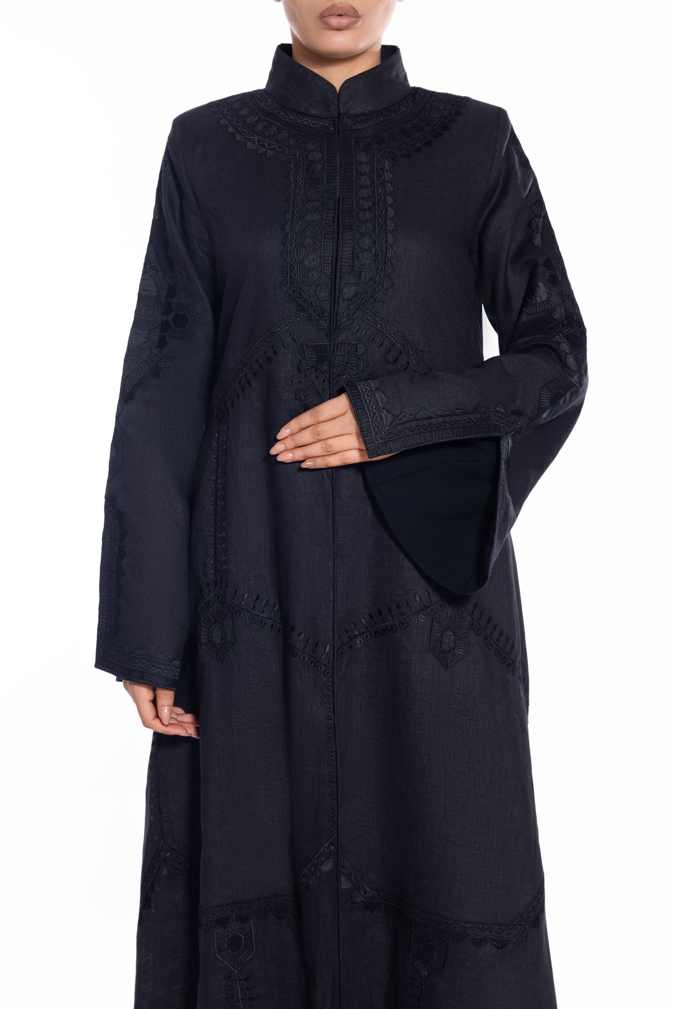 F011 black