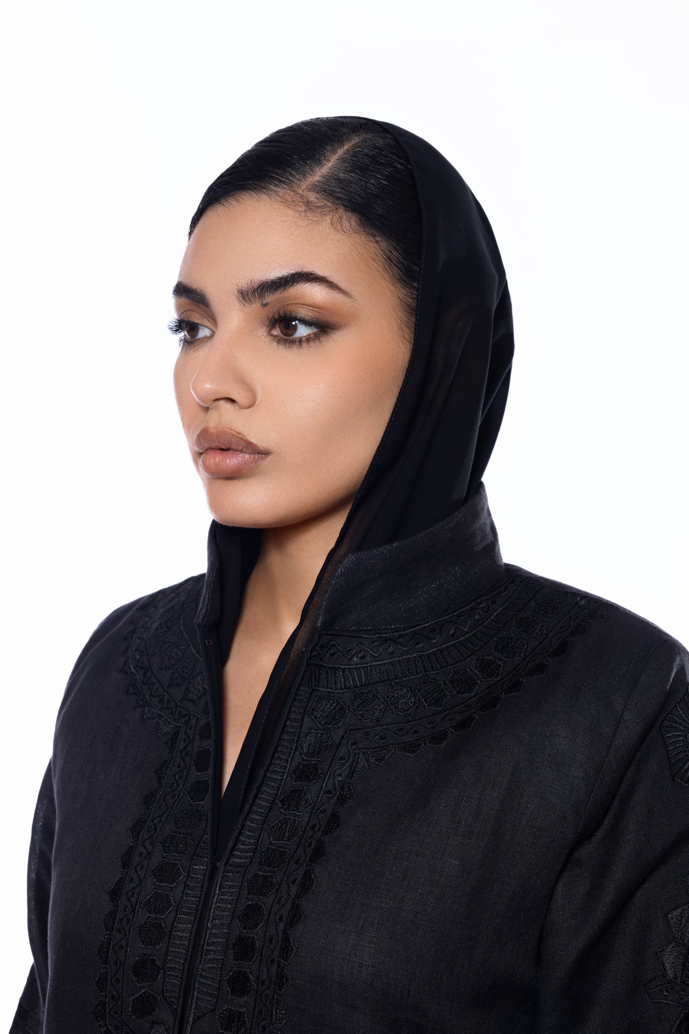 F011 black