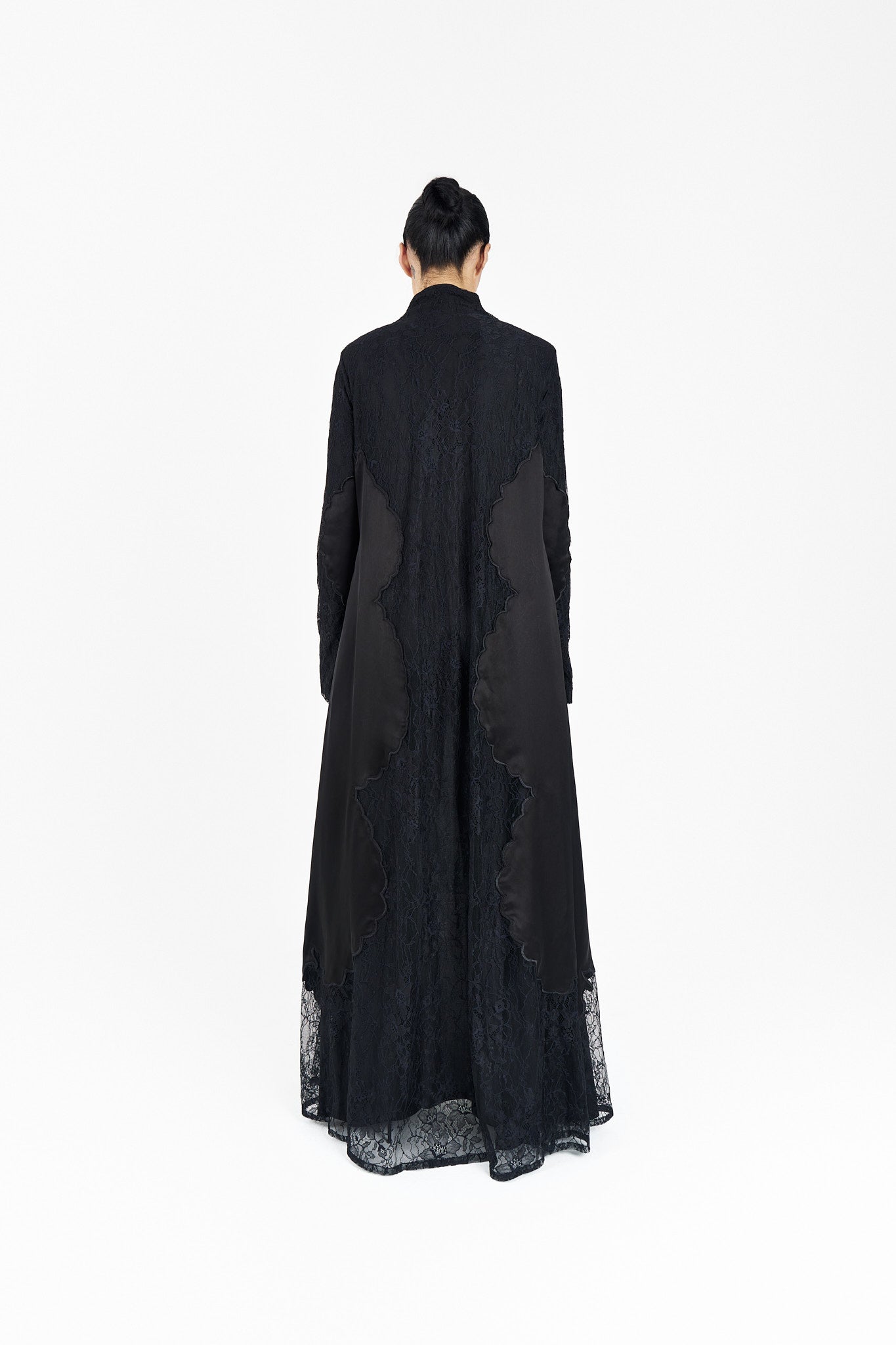 T008 black